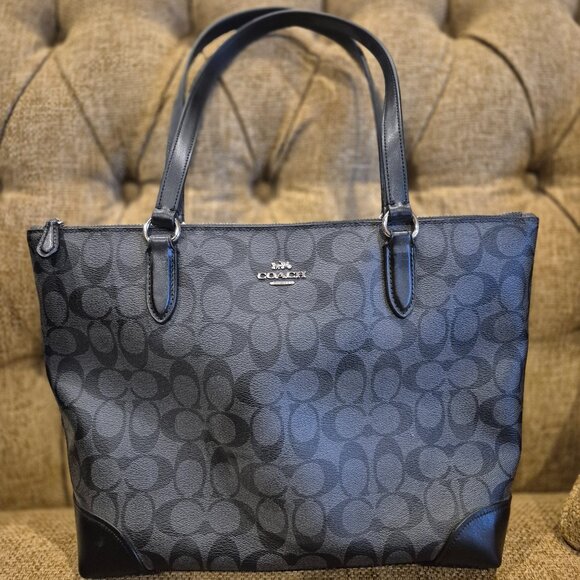Coach Signature Bag - Picture 1 of 3